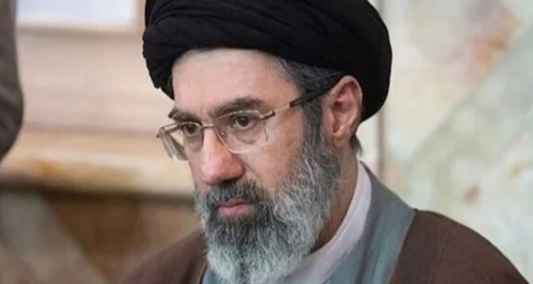 هر کار تفرقه انگیزی از هر فردی با هر جایگاهی در جهت مقصود دشمن است