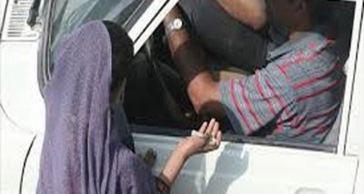 پدیده شوم تکدی گری در هرسین/ حضور زنان جوان متکدی زمینه ساز بزه های اجتماعی خطرناک است