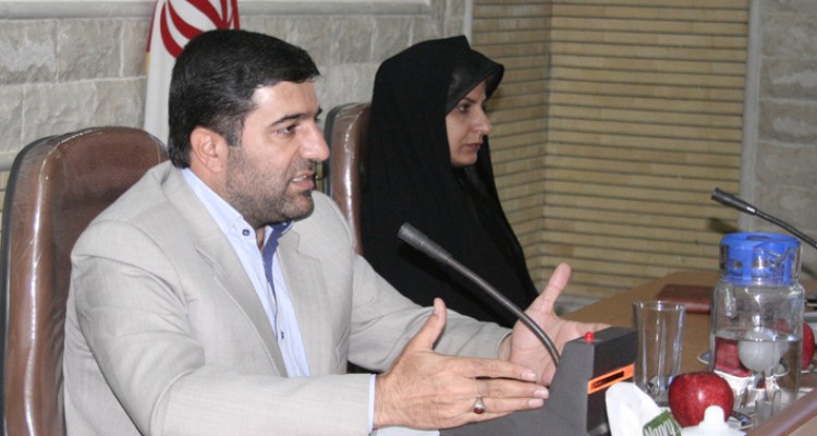  از برگزاری اولین همایش منطقه ای هرسین شناسی تا اتمام حجت با متخلفین انتخاباتی/ یاور محمدی: ما با کسی تعارف نداریم و اجازه نمی دهیم فضای انتخابات شهرستان یکطرفه شود.