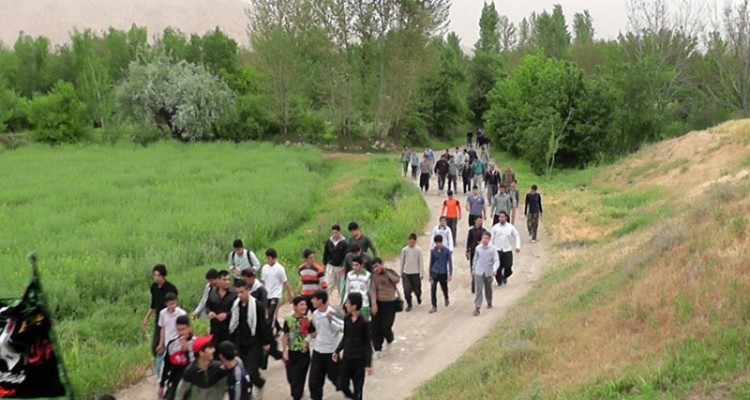 همایش پیاده روی حرم تا حرم در هرسین برگزار شد