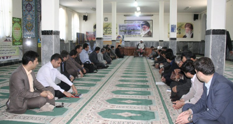 جلسه اخلاق در هرسین برگزار شد/حجت الاسلام باقری:مدیر جامعه اسلامی باید زندگیش الگو و شایسته باشد