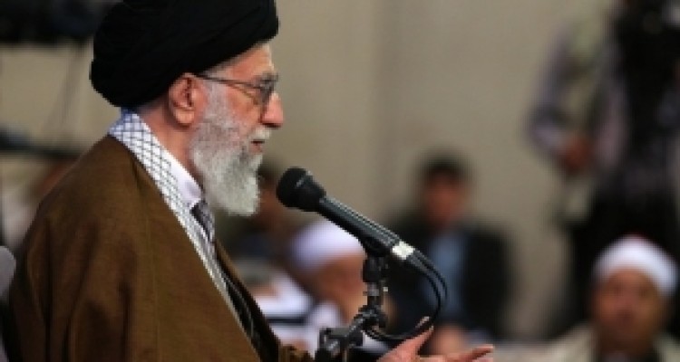 هرحنجره‌ای که درجهت اختلاف مسلمانان حرف بزند بلندگوی دشمن است