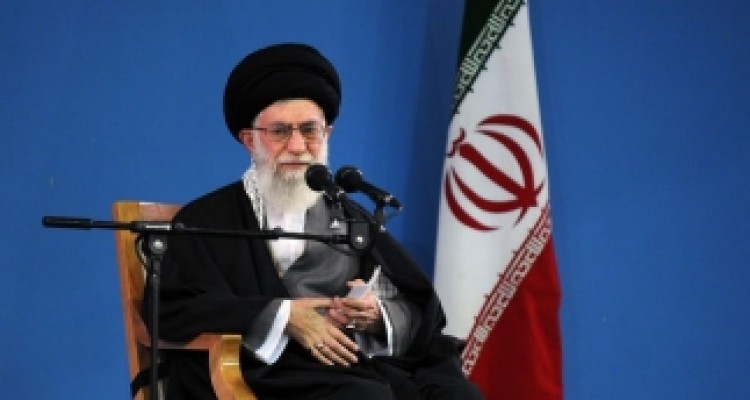 راه امام(ره) را فراموش کنیم،ملت ایران سیلی می‌خورد/نمی‌شود به وعده مستکبرین اعتماد کرد/«تسنن آمریکایی» و «تشیع لندنی» هر دو برادران شیطانند 