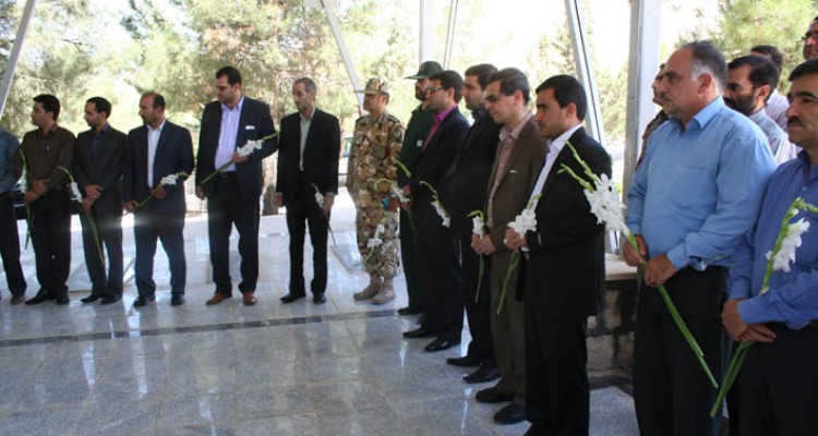 تجدید پیمان مسئولین قضایی شهرستان با آرمان های شهدا و امام راحل(ره)+تصویر