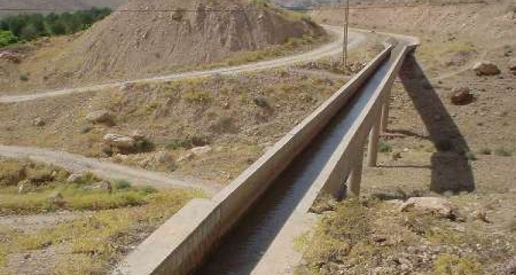 احداث كانال آبياري 1500متری با اعتبار3890میلیون ریال  در روستای الیاسوند سفلی هرسین