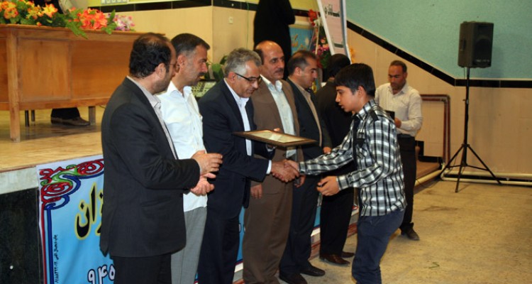همایش افتتاحیه غنی سازی اوقات فراغت دانش آموزان در هرسین+تصویر