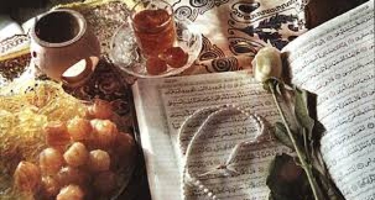 ضیافت افطاری 200نفر از مددجویان ونیازمندان توسط کارکنان کمیته امدادامام خمینی (ره)شهرستان هرسین 