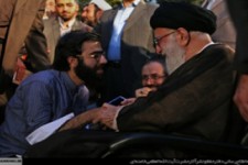 شعر انقلاب باید در خدمت عدالت، وحدت و پیشرفت همه‌جانبه کشور باشد/ دستگاه‌های تبلیغاتی نظام سلطه وقیحانه در قبال جنایت علیه مردم یمن، غزه و لبنان سکوت می‌کنند 