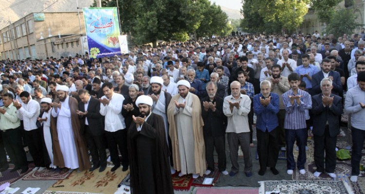 برگزاری نماز عید سعید فطر در هرسین+تصویر