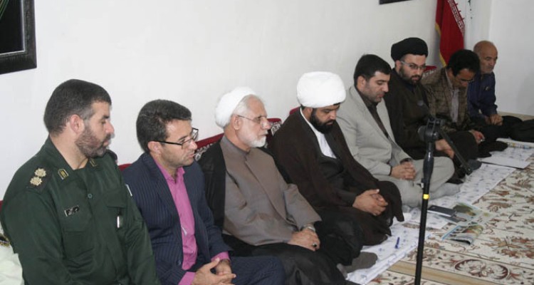 جلسه مشترک ستاد نماز جمعه و شورای اداری شهرستان هرسین/حجت الاسلام باقری: بیان برخی مطالب در نماز جمعه از سر دلسوزی است و یک وظیفه شرعی واجب است/یاور محمدی: نماز جمعه همیشه منشأ خیرات و برکات فراوان بوده است