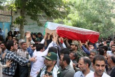 هرسین بار دیگر عطر و بوی شهادت گرفت/تشیع پیکر پاک شهید عبدالحمید حسینی بر دستان مردم قدر شناس شهرستان