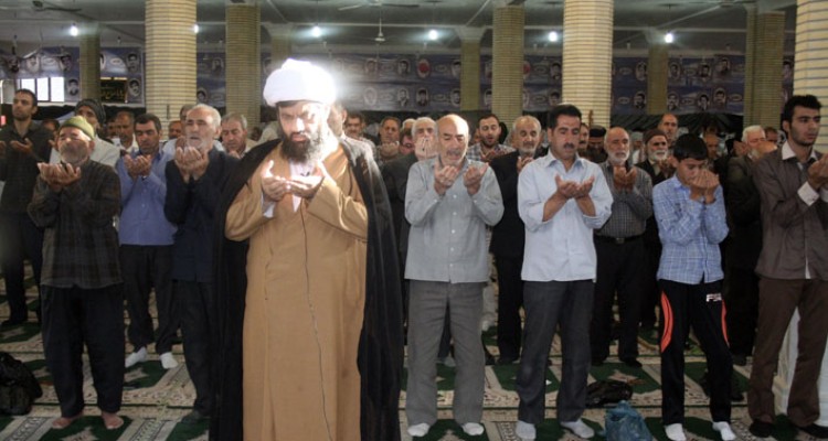 اقامه نماز عید سعید قربان در هرسین/حجت الاسلام میرزایی: اختلاف ما با امریکا بر سر عقیده است و جنبه شخصی ندارد