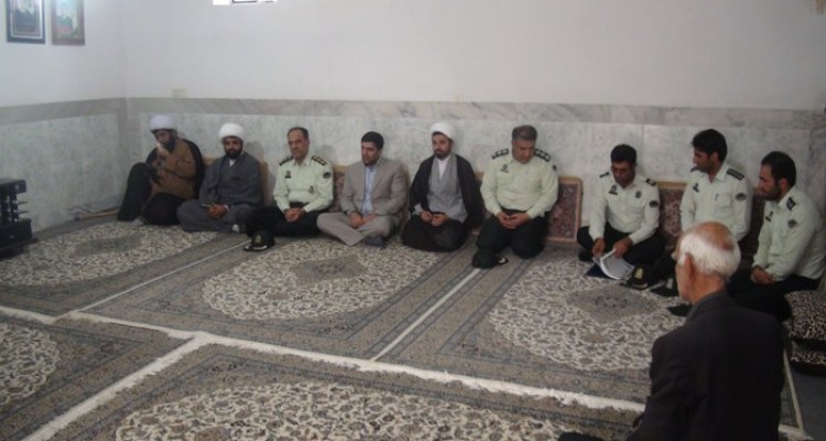 ديدار با خانواده شهيد صلاحي در هرسين