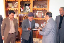 دیدار با خانواده شهدای ورزشکار در هرسین+تصویر