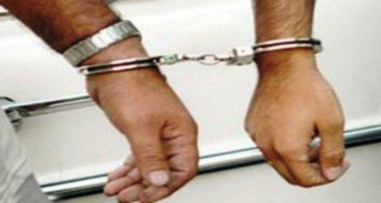 سارقین فرش های نفیس در هرسین دستگیر شدند