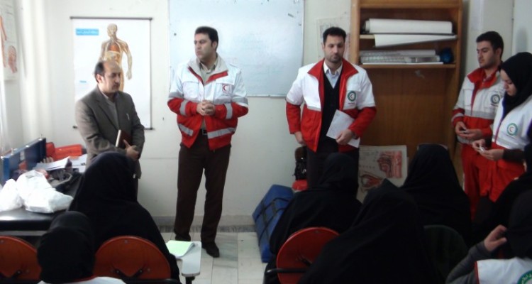 برگزاري دوره تخصصي اقدامات پيش بيمارستاني خواهران در شهرستان هرسين