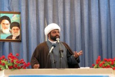 کسانی که امروز ایران را متهم می کنند دستشان تا مرفق به خود مسلمانان منطقه آغشته است/سلامت مردم خط قرمز است و نباید آنرا سیاسی کرد