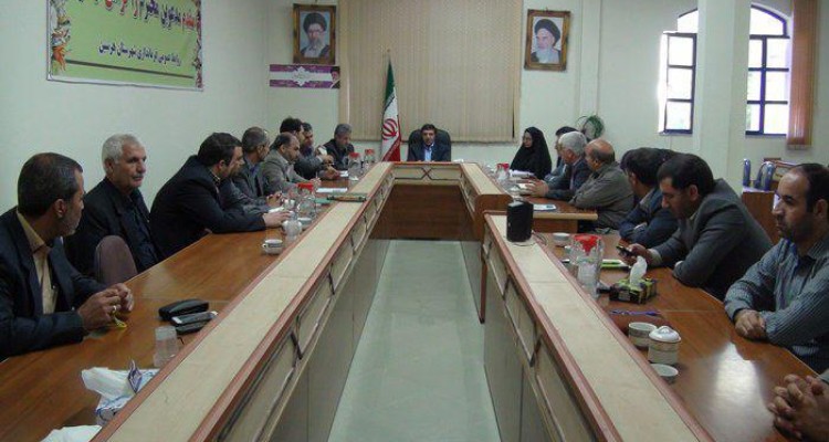 یاور محمدی : مجوزهاي اشتغالزايي با شتاب بيشتري صادر شود 