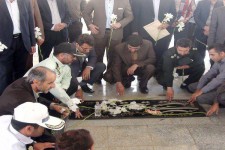 مراسم عطرافشاني و غبارروبی مزار شهداء در هرسین 