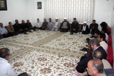 دیدار جمعی از بسیجیان هرسین به امام جمعه شهرستان/ حجت الاسلام باقری: دفاع مقدس گنجینه خیلی بزرگی است که ما ظرفیت های خود را در آن فهمیدیم