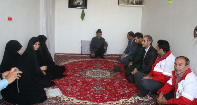 دیدار مسئولین شهرستان با خانوده شهدا در هرسین