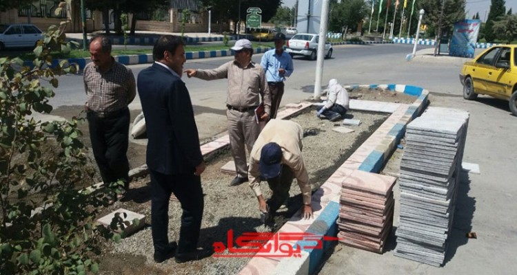 حدود 4500متر موزایک و جدول کاری در هرسین در دست انجام است/10هزار متر فضای سبز شهرستان چمن کاری می شود