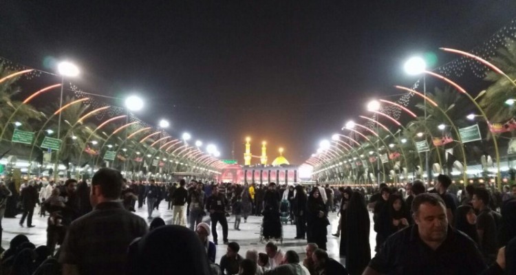 حال و هوایی اذان مغرب در حرم مطهر امام حسین(ع)و امام علی(ع)+فیلم