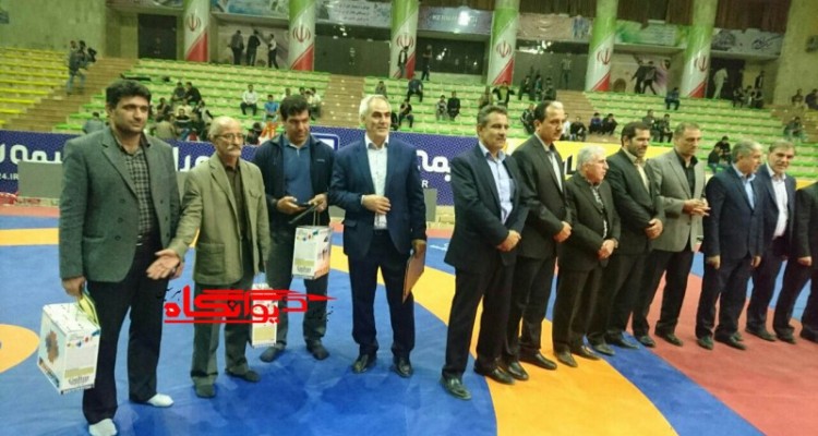 مربی هرسینی به عنوان برترین مربی سازنده استان کرمانشاه برگزیده شد