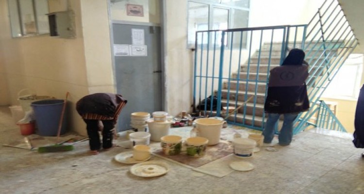 مرمت و بهسازی23مدرسه و تعمیر200دستگاه میز و نیمکت در هرسین/شرکت 220 نفر روز در برنامه های طرح هجرت 3 در شهرستان