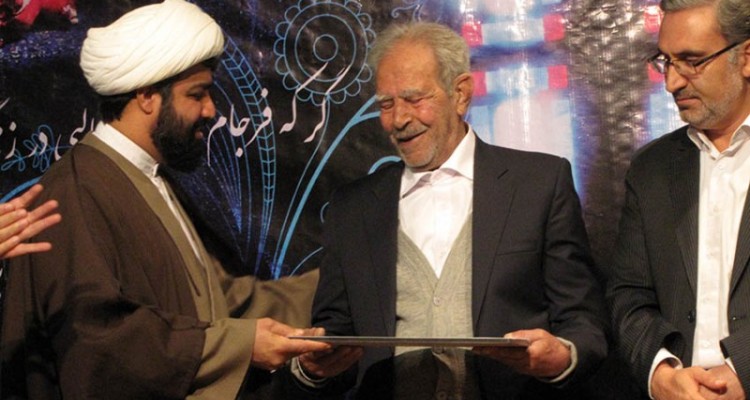 آیین نکوداشت معصومعلی مسکینی شاعرپیشکسوت در هرسین برگزار شد+تصویر