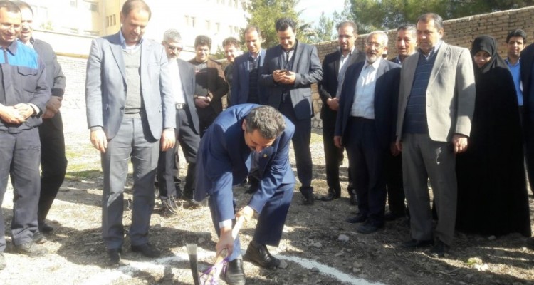 كلنگ زني پايگاه شهري شماره 2 یهداشت و درمان هرسین با اعتبار 300 ميليون تومان