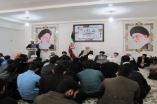 نماینده ولی فقیه در استان و امام جمعه کرمانشاه گفت:تمام دستورات دینی برای این است که انسان سالم بماند و وجود خود را حفظ نماید