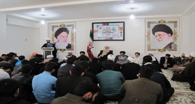 نماینده ولی فقیه در استان و امام جمعه کرمانشاه گفت:تمام دستورات دینی برای این است که انسان سالم بماند و وجود خود را حفظ نماید