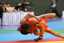 مسابقات چند جانبه کشتی یادوره شهدای کشتی گیر در هرسین برگزار می شود