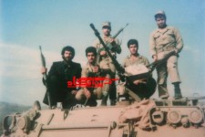 تصاویر منتشر نشده از حال و هوای پیروزی انقلاب در هرسین