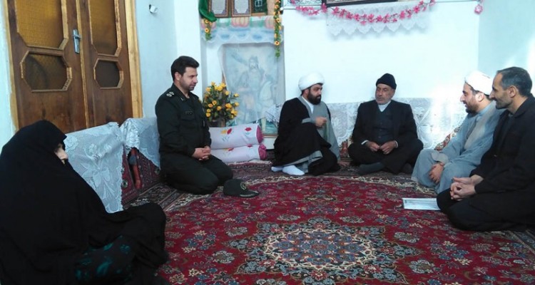 دیدار با خانواده معظم شهدا در هرسین صورت گرفت+ تصاویر