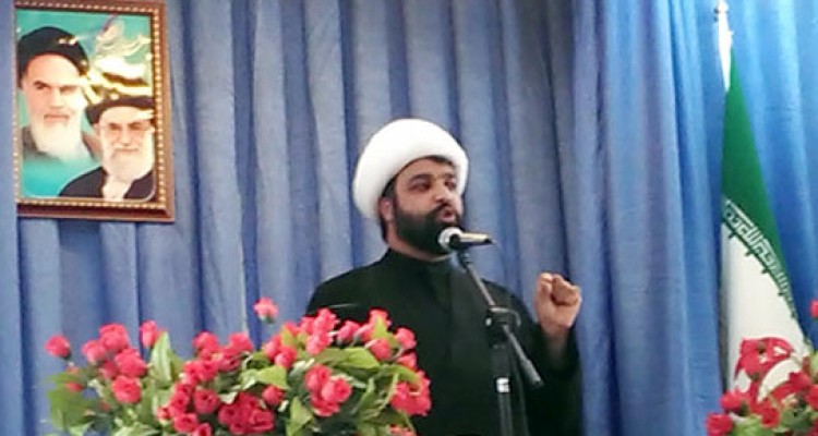 تضعیف جایگاه رهبری عرفاً، شرعاً، قانوناً و عقلاً حرام است/ خط قرمز برای مملکت و مردم ما ولایت است