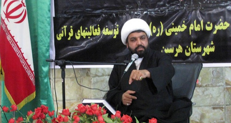 امام خمینی (ره) دشمن شناسی را به ما نشان داد/ امام(ره) زنده است و این تفکر، روش و سیاست امام است که مملکت را اداره می کند