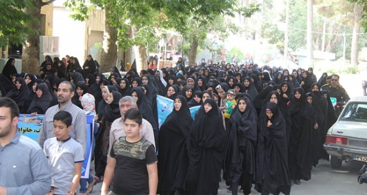 اجتماع بزرگ مردمی صیانت از خانواده در شهرستان هرسین برگزار شد 