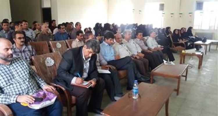 برگزاری كارگاه آموزشی زراعت كلزا در مرکز جهاد کشاورزی بیستون