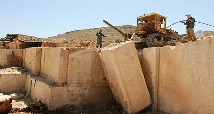 تاراج منابع طبیعی هرسین و چشمان نظاره گر مسئولین!!!