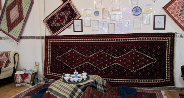 گلیم هرسین، تار و پودی در هم آمیخته از ذوق و هنر مردم این دیار /ظرفیت اشتغالزایی که نیازمند توجه بین از پیش است 