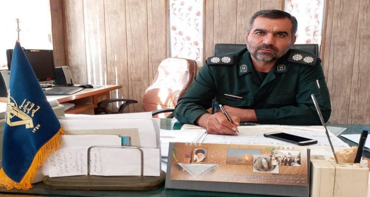 حوزه ها ، پایگاه های بسیج  و هیئت رزمندگان اسلام کار جمع آوری کمک برای زلزله زدگان را انجام می دهند