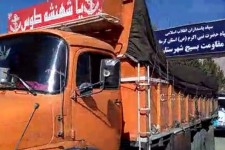 کمک های مردمی جمع آوری شده توسط سپاه ناحیه هرسین به مناطق زلزله زده کرمانشاه ارسال شد+ عکس و فیلم