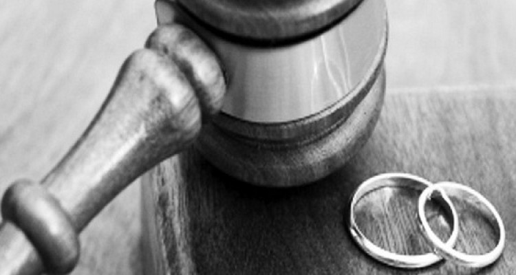 مداخله و اجبار در ازدواج از علل طلاق در هرسین 
