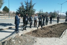 آغاز اجرای طرح زیرساختی و تفکیک آبیاری فضای سبز در هرسین