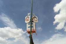 نصب تمثال شهدای گرانقدر هرسین در بلوار شهدای این شهر