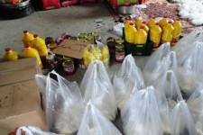 توزیع 70بسته غذایی در بین نیازمندان هرسین