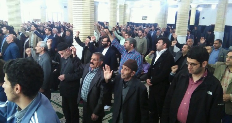 سر دادن شعار های  ضد آمریکایی مردم هرسین در نماز جمعه این هفته + عکس و فیلم