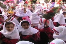 زنگ مهر و  مقاومت در هرسین نواخته می شود/مدارس هرسین میزبان 998کلاس اولی 